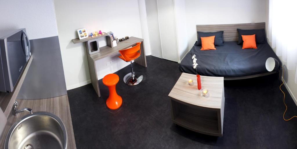 Uxco Omega Apartment *
